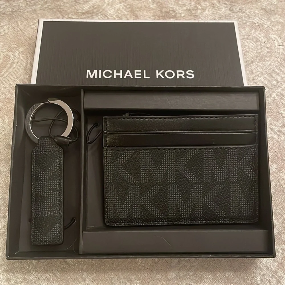 Brand New Michael Kors Black Jet Set Card Holder Case & Matching Keychain